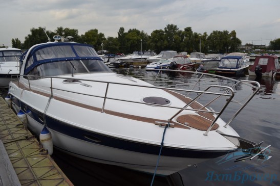 Моторная яхта Bavaria 32 Моторная яхта Bavaria 32