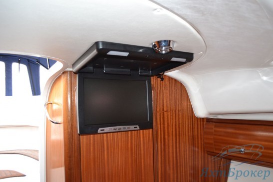 Моторная яхта Bavaria 32