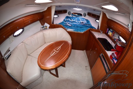 Моторная яхта Bavaria 32