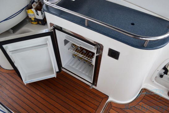Моторная яхта Bavaria 32