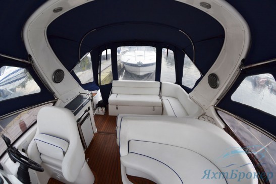 Моторная яхта Bavaria 32