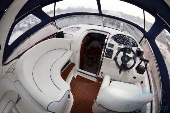 Моторная яхта Bavaria 32