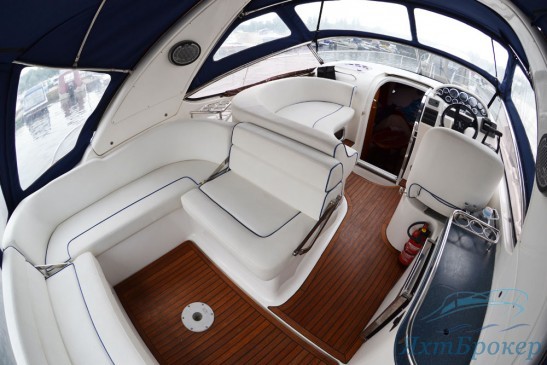 Моторная яхта Bavaria 32