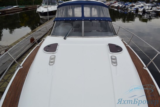 Моторная яхта Bavaria 32